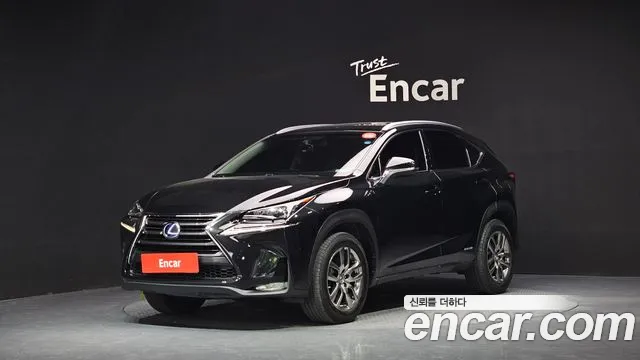 Lexus NX 2017 — photo 1