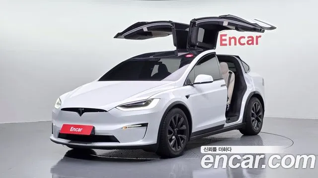 Tesla Model X 2023 — photo 1