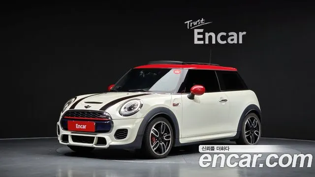 Mini Cooper 2016 — photo 1