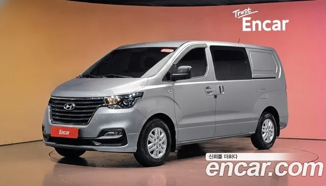 Hyundai Starex 2020 — photo 1