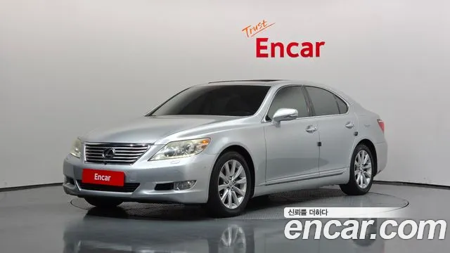 Lexus LS 2012 — photo 1