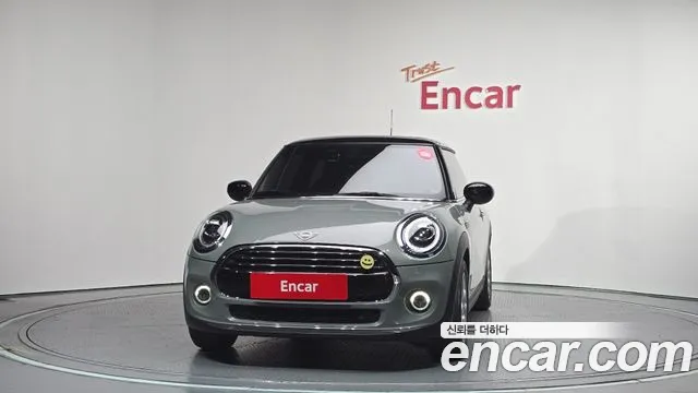 Mini Cooper 2021 — photo 1