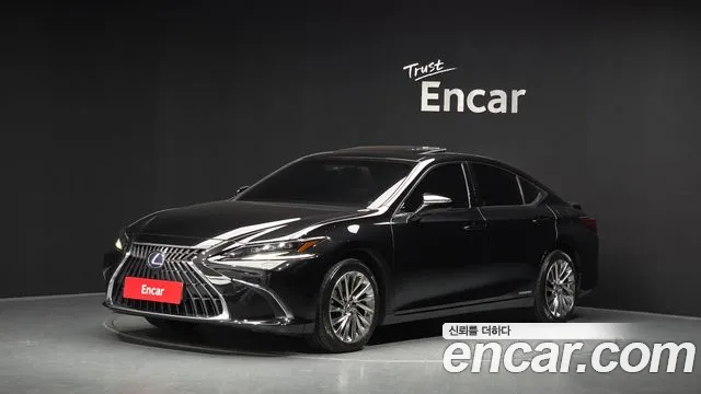 Lexus ES 2022 — photo 1