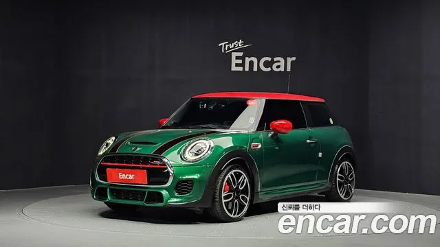Mini Cooper 2021 — photo 1