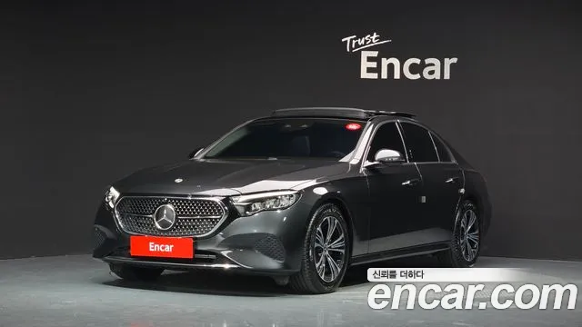 Mercedes-Benz E-Class 2025 — photo 1