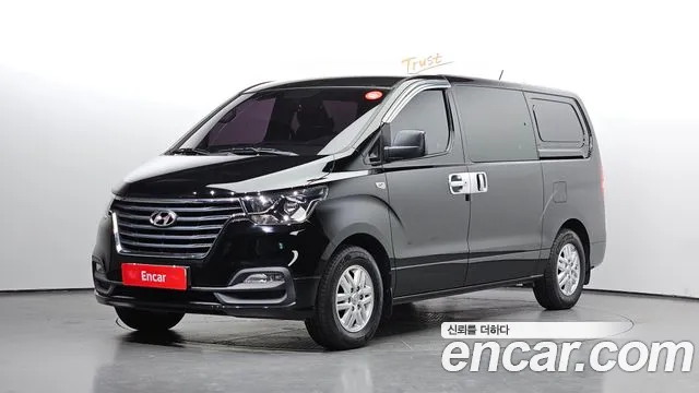 Hyundai Starex 2019 — photo 1