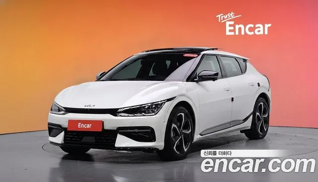 Kia EV6 2023 — photo 1