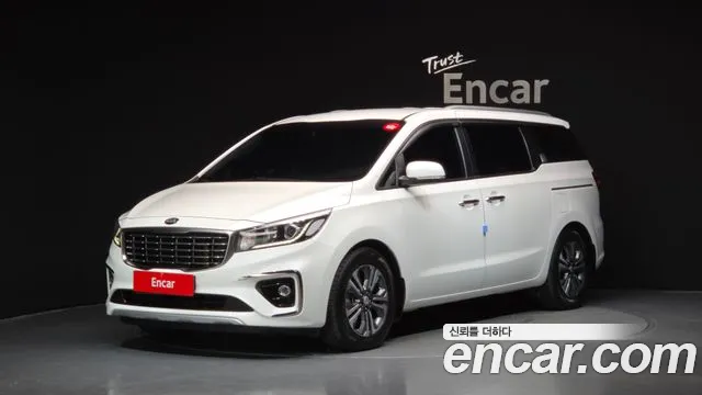 Kia Canival 2019 — photo 1