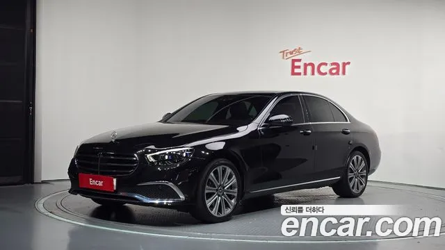 Mercedes-Benz E-Class 2022 — photo 1