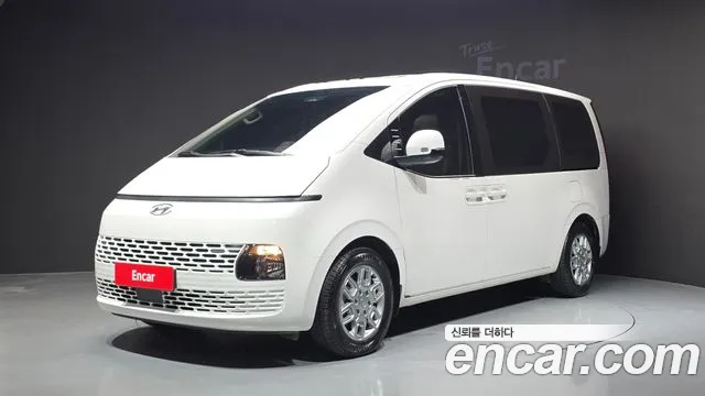 Hyundai Staria 2024 — photo 1