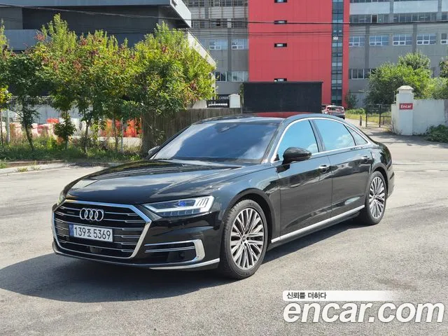 Audi A8 2021 — photo 1