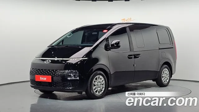 Hyundai Staria 2024 — photo 1