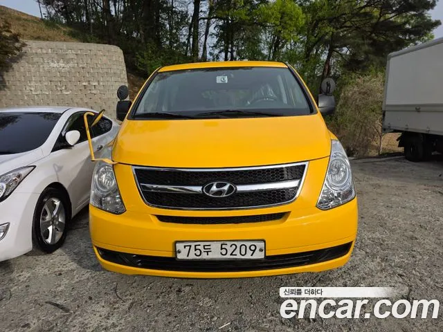 Hyundai Starex 2015 — photo 1