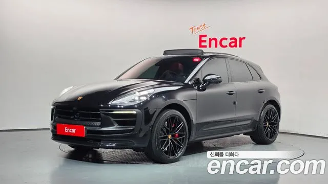Porsche Macan 2022 — photo 1