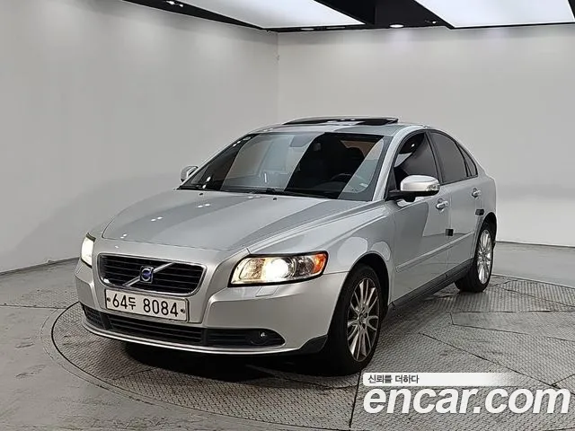 Volvo S40 2009 — photo 1