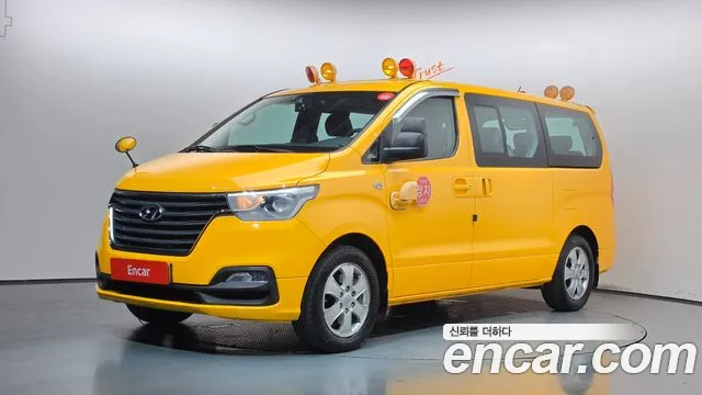 Hyundai Starex 2019 — photo 1