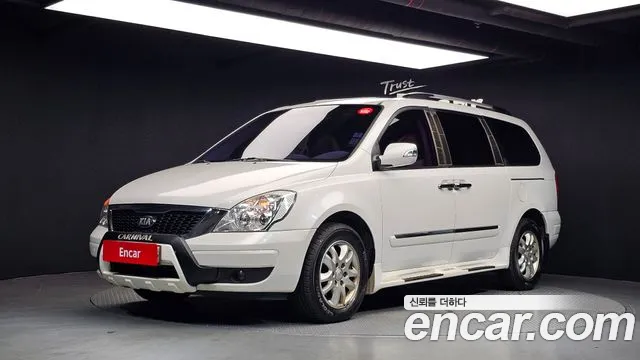 Kia Canival 2013 — photo 1