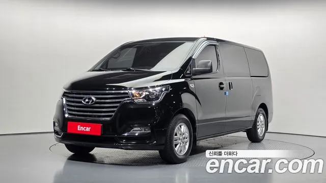 Hyundai Starex 2019 — photo 1