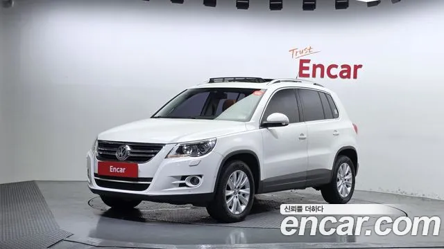 Volkswagen Tiguan 2011 — photo 1