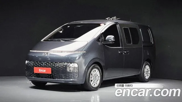 Hyundai Staria 2022 — photo 1