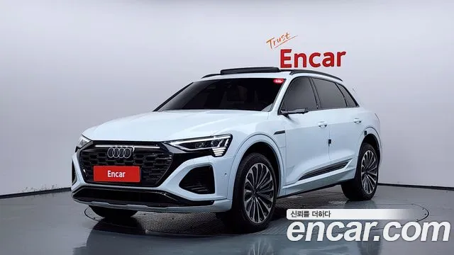 Audi Q8 e-tron 2024 — photo 1