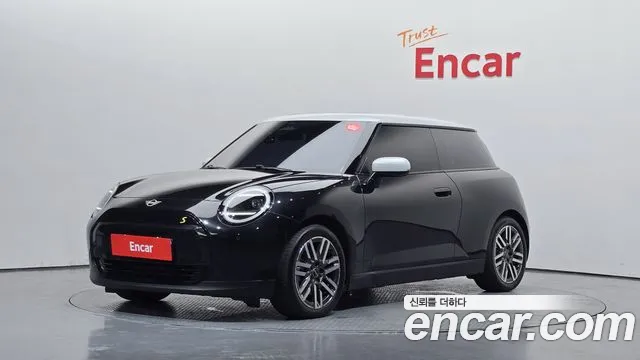 Mini Cooper 2024 — photo 1