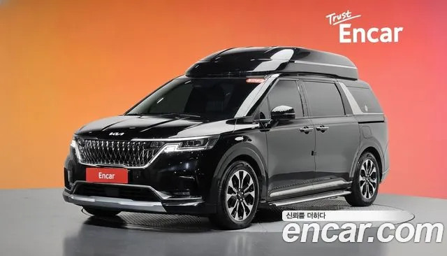 Kia Canival 2023 — photo 1