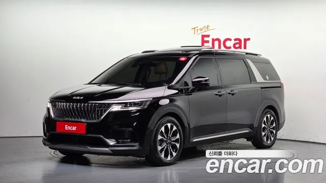 Kia Canival 2023 — photo 1