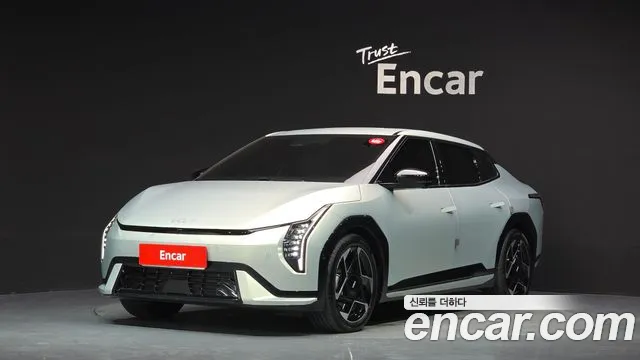 Kia EV4 2026 — photo 1