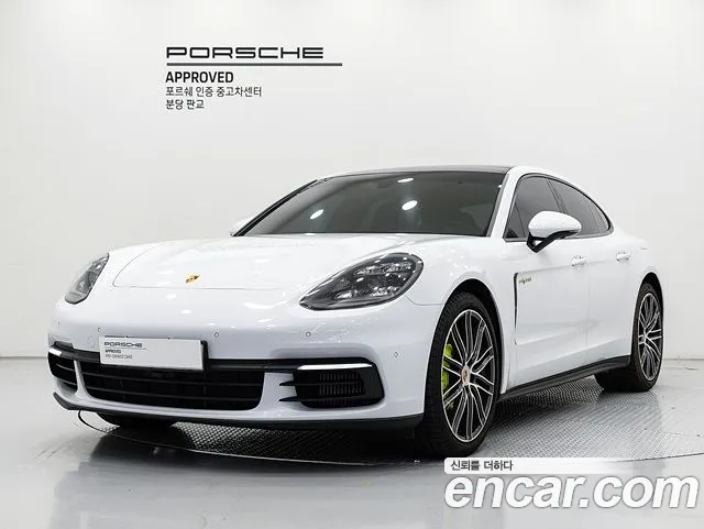 Porsche Panamera 2019 — photo 1