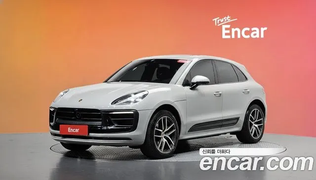 Porsche Macan 2023 — photo 1
