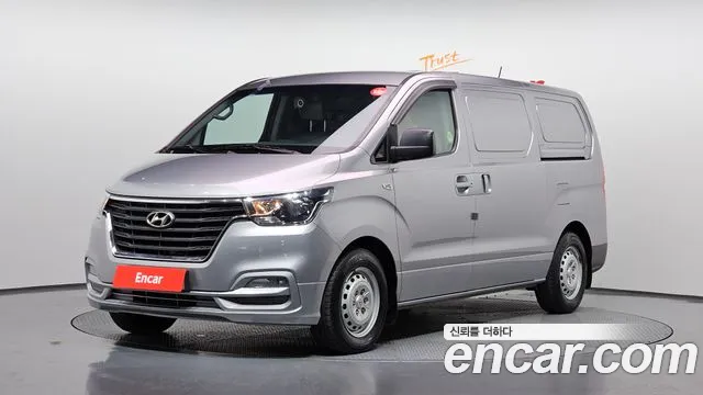 Hyundai Starex 2019 — photo 1