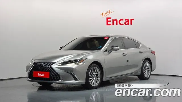 Lexus ES 2023 — photo 1