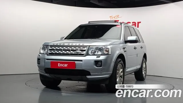 Land Rover Freelander 2011 — photo 1