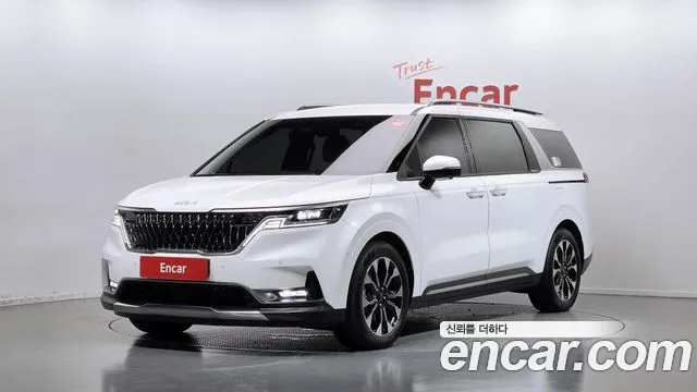 Kia Canival 2023 — photo 1