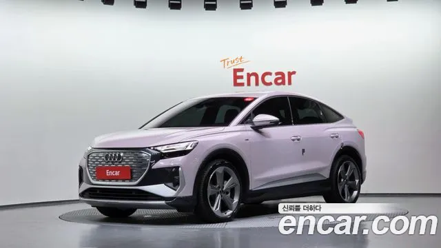 Audi Q4 e-tron 2025 — photo 1