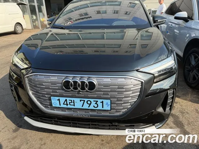 Audi Q4 e-tron 2025 — photo 1