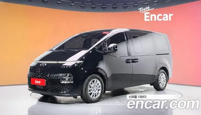 Hyundai Staria 2022 — photo 1