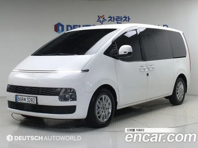 Hyundai Staria 2026 — photo 1