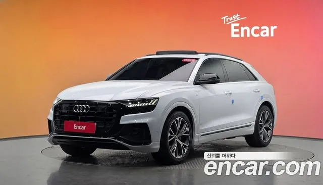 Audi Q8 2022 — photo 1