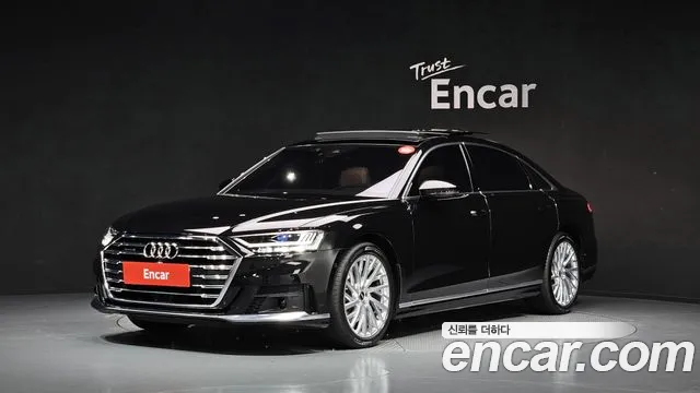 Audi A8 2021 — photo 1