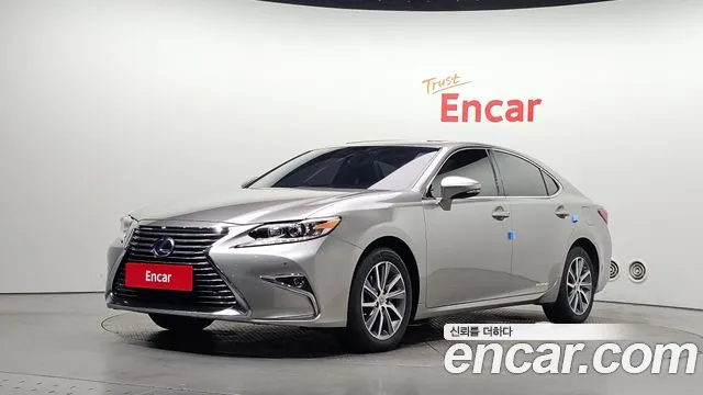 Lexus ES 2016 — photo 1