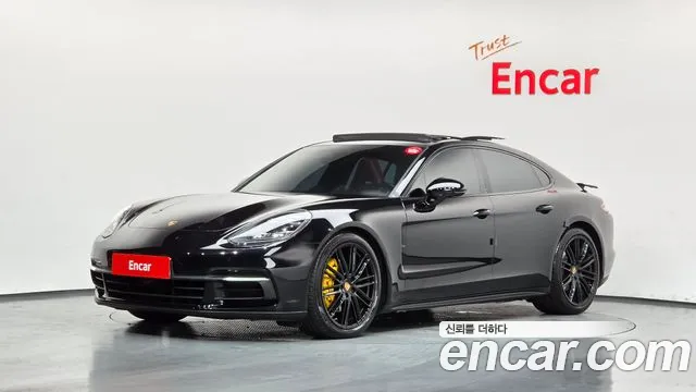 Porsche Panamera 2018 — photo 1
