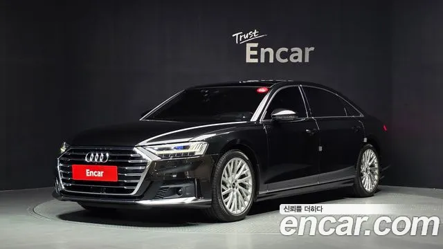 Audi A8 2021 — photo 1