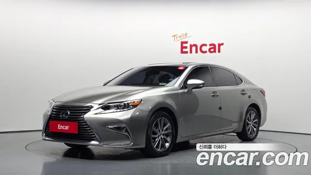Lexus ES 2017 — photo 1