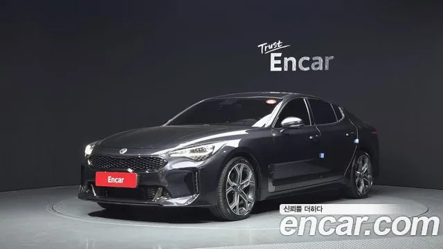 Kia Stinger 2018 — photo 1