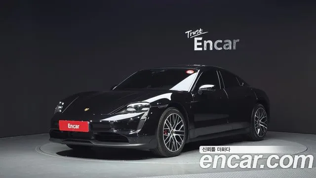 Porsche Taycan 2021 — photo 1