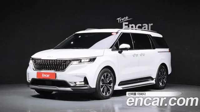 Kia Canival 2023 — photo 1