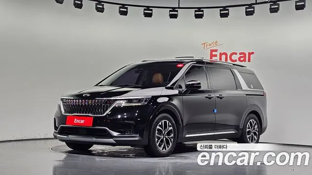 Kia Canival 2021 — photo 1