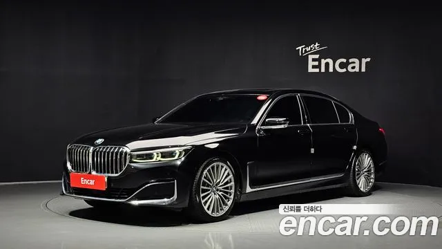 BMW 7-Series 2022 — photo 1